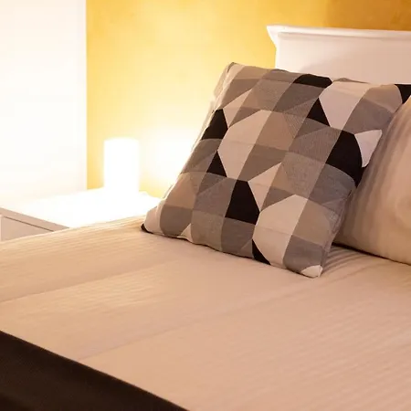 Relais All'aquila Apartment *